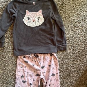 Carters girl’s pajamas size 6